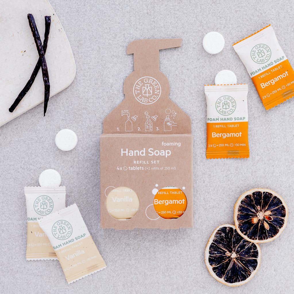 FLAT-LAY-The-Green-Lab-Co.-Refill-Hand-Soap-Vanilla-_-Bergamot-ENGLISH-800x800-1
